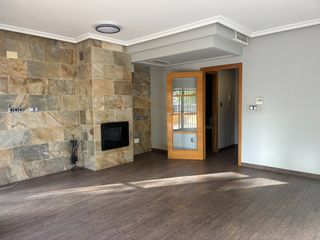 Casa adossada en Catral. Vive como siempre has querido: bungalow exclusivo reformado con