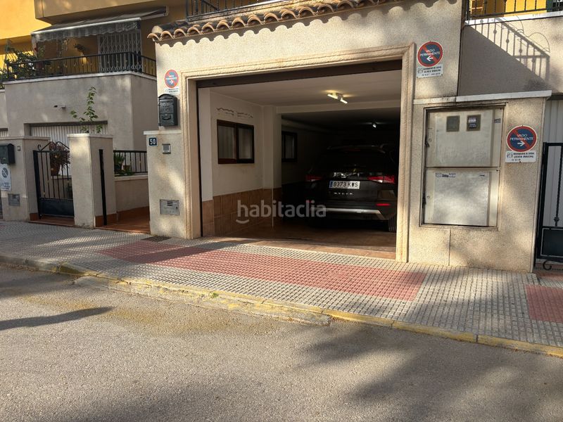 Foto 5a07396f-e234-4f0c-b5d8-f2d4f3a32546. Casa adossada amb xemeneia aparcament a Catral