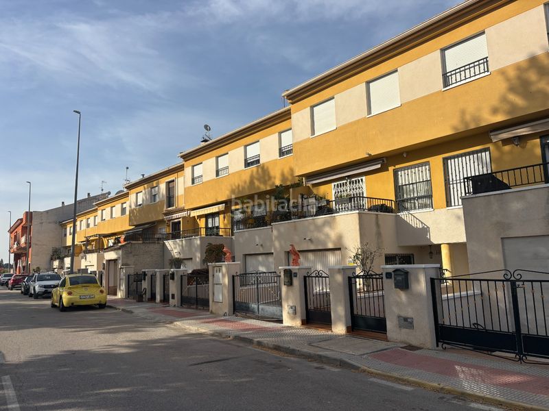 Foto c86fea32-2f15-408e-9ad5-818aff454144. Casa adossada amb xemeneia aparcament a Catral