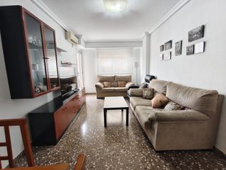 Miete Etagenwohnung  Carrer del capità antoni mena. Amplia vivienda en alquiler en sector v – elche | junto a las pi