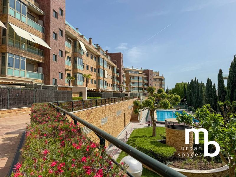 Foto 0de9100c-f0c5-4a19-9589-4d4f909a82f7. Rent flat with heating parking pool in Conde Orgaz - Piovera Madrid