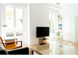 Etagenwohnung  Calle cardenal cisneros. Fantástico piso en chamberitrafalgar