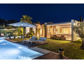 Haus  Calle codola. Exclusiva villa en venta en cala comte 33