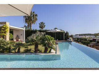 Casa  Calle codola. Exclusiva villa en venta en cala comte 33