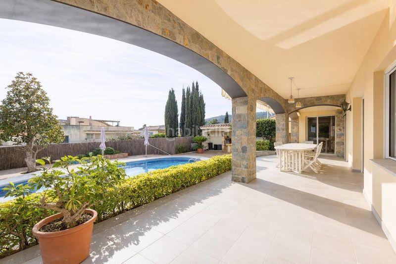 Foto 188ca152-1256-4d70-839a-f0ef83df5be1. Xalet amb aparcament piscina a Nucli Urbà Argentona