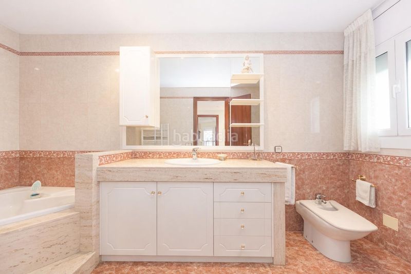 Foto 3d34aa6e-5116-43e3-9dc2-ee0a710f0877. Xalet amb aparcament piscina a Nucli Urbà Argentona