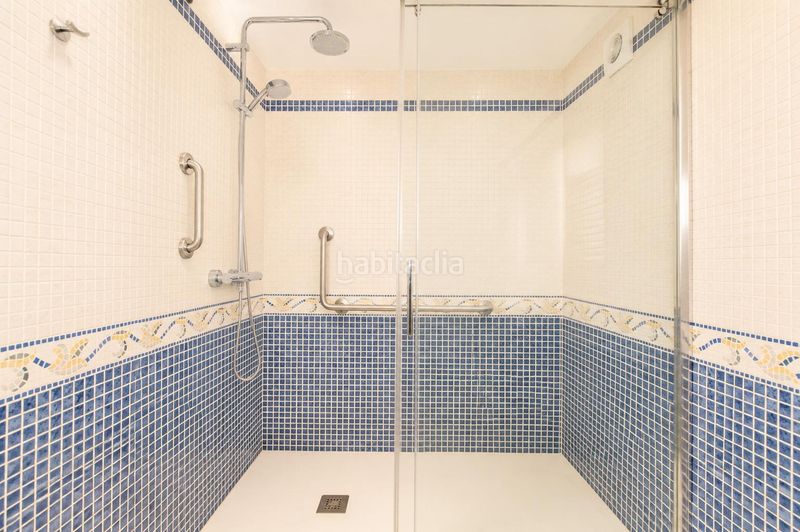 Foto 98be093b-2205-4c15-abd9-65e943638922. Lloguer casa amb calefacció aparcament piscina a Cabrils
