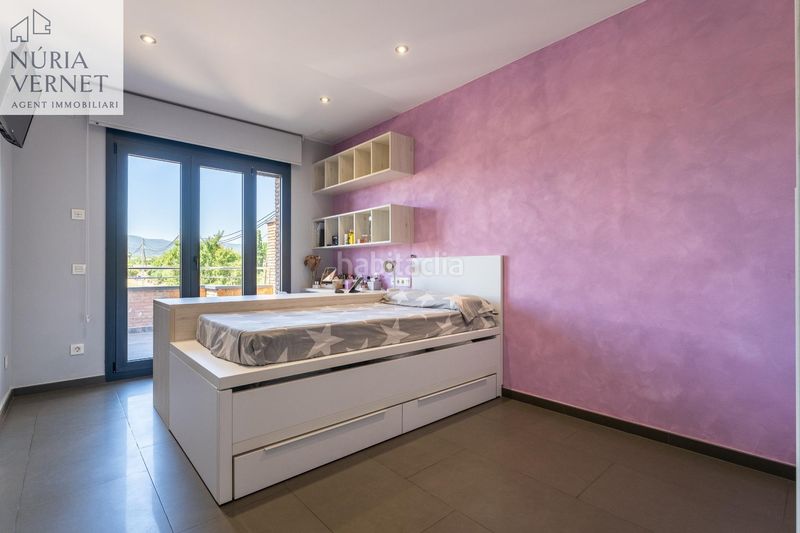 Foto 124de4a2-b56a-4e6b-9531-e156f0e527fa. Casa aparellada amb calefacció aparcament piscina a Reus