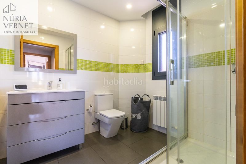 Foto 131a47c6-f45b-4d14-a764-e726dab460bf. Casa aparellada amb calefacció aparcament piscina a Reus