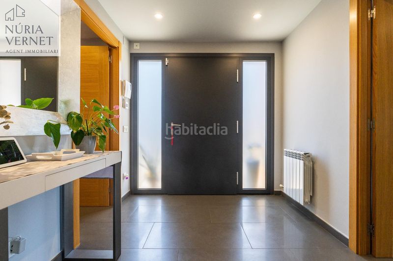 Foto 14e01a90-bf4b-4258-b52d-74f0afb8d0b6. Casa aparellada amb calefacció aparcament piscina a Reus