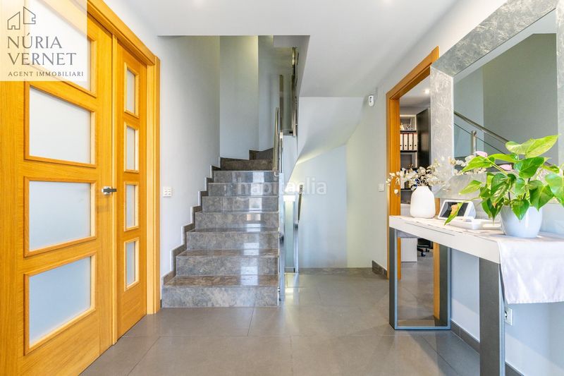 Foto 4a451d11-f00f-4588-97fe-132135b01540. Casa aparellada amb calefacció aparcament piscina a Reus