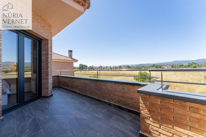 Foto d97ad665-3fe2-4304-a805-c63e133c3285. Casa aparellada amb calefacció aparcament piscina a Reus