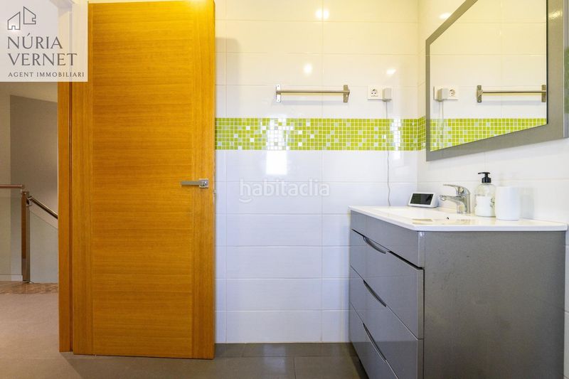 Foto e1b00654-a30c-4084-9985-eb8e930e8b65. Casa aparellada amb calefacció aparcament piscina a Reus