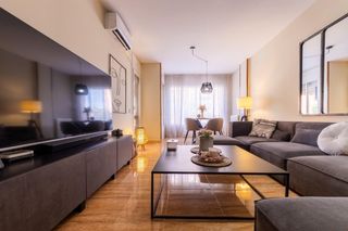 Appartamento  Avenida president macia. Pis de 4 habitacions i dos banys
