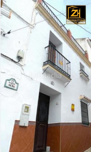 Foto 4f7c80aa-6ef0-40e4-b89e-7ba58ffa8fd9. Casa amb xemeneia a Árchez