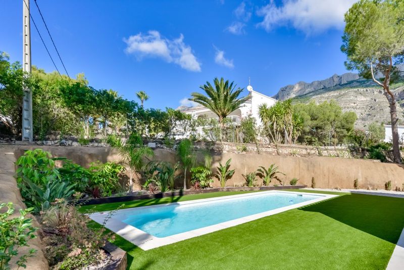 Foto 985b25fd-3576-4d5e-9455-235ed523d4e8. Xalet amb calefacció aparcament piscina a Altea la vella Altea