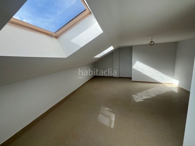 Foto 0b67c8d6-e5da-4e8d-9033-041db5b90b11. Edificio in Cañada