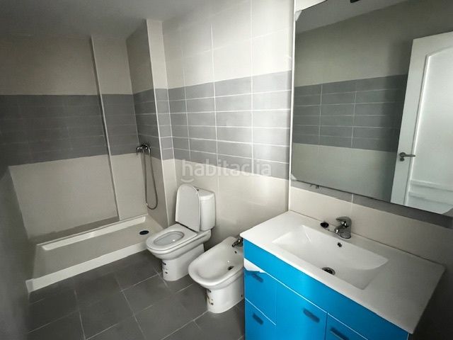 Foto 2a4d822e-5009-46db-883e-521d0230249b. Edificio in Cañada