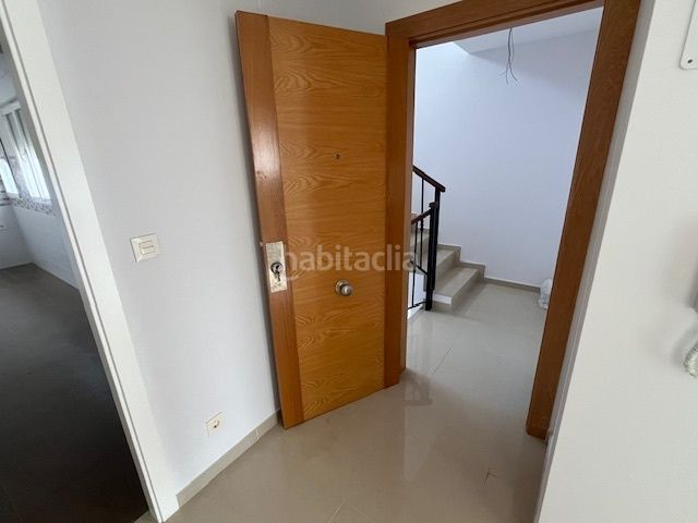 Foto 2b6bd0e1-cc70-4749-8df0-05fed41c980f. Edificio in Cañada