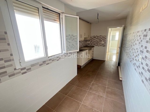 Foto 4c8dbe58-c505-4b99-8c81-175707cf3e98. Edificio in Cañada