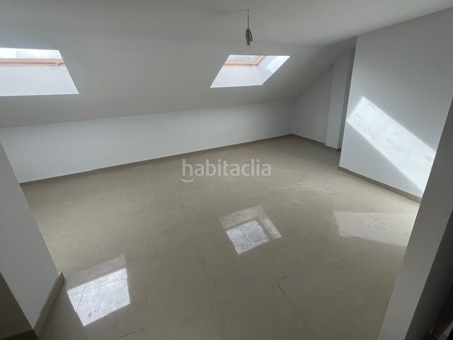 Foto 8b94d246-3abd-4e0f-b003-34f32504af7d. Edificio in Cañada