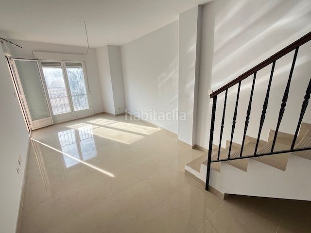 Foto ab224ae7-6848-4729-80c4-5067f96ce96a. Edificio in Cañada