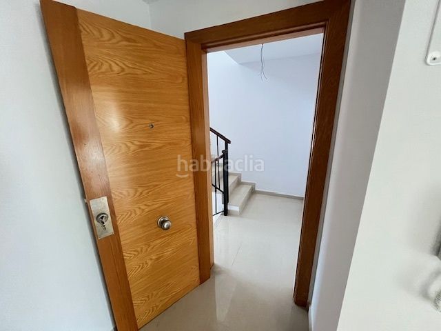 Foto cce757e7-799e-4e38-a84a-813b8f1bc05a. Edificio in Cañada