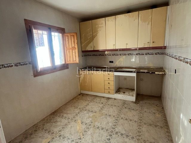 Foto d078a665-c5e2-4a97-806f-677421a80c3a. Terreny residencial a Agost