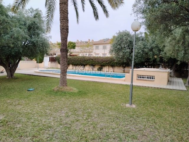Foto 30797428-8eab-410e-85df-ab45c14235d0. Xalet amb piscina a Centro Mutxamel