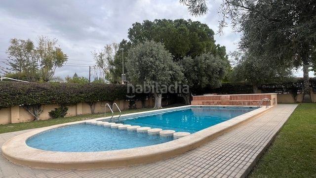 Foto d59b1b44-7213-48b1-b3d7-b4f3640fc65e. Xalet amb piscina a Centro Mutxamel