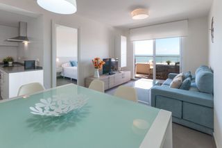 Apartament a Passeig marítim de neptú 85. Fantástico apartamento frontal al mar
