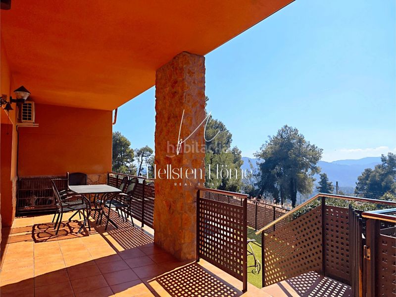 Foto 378b5594-8102-44c1-900d-0047742486b7. Xalet amb piscina a Corbera de Llobregat