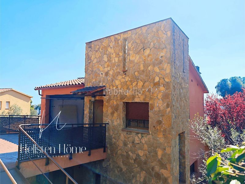 Foto 9873fb65-2155-46d3-a298-2f2223bd78a5. Xalet amb piscina a Corbera de Llobregat