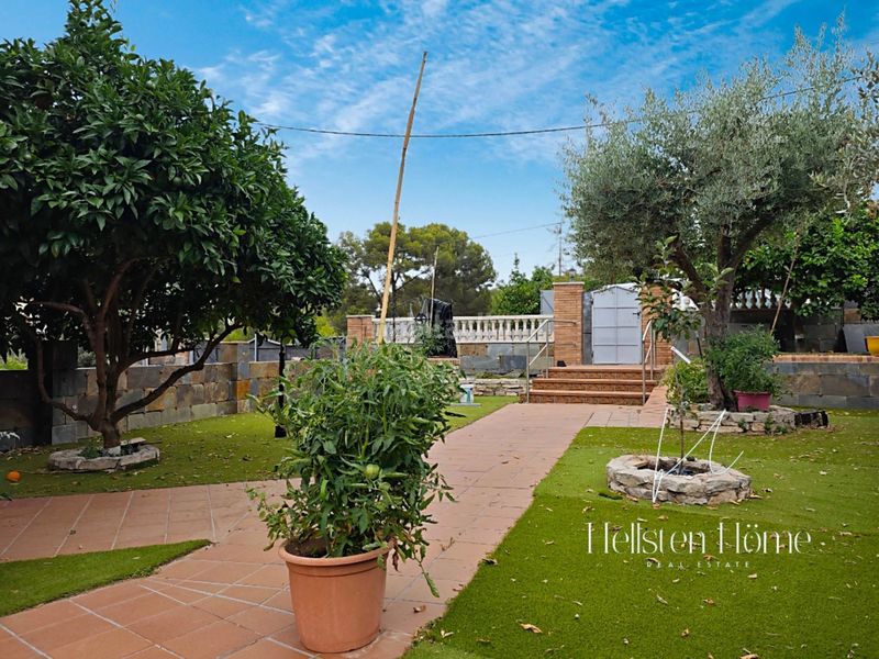 Foto 617a2166-8802-4f8e-8318-0cce3dc44ae1. Chalet en Corbera de Llobregat