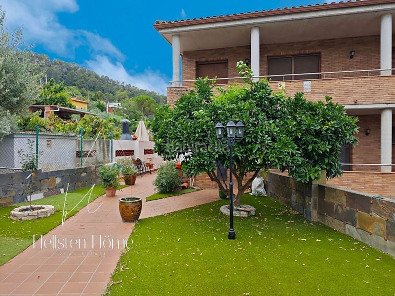 Foto ce5fd73a-b1bf-42dc-a243-9af5f80272bb. Chalet en Corbera de Llobregat
