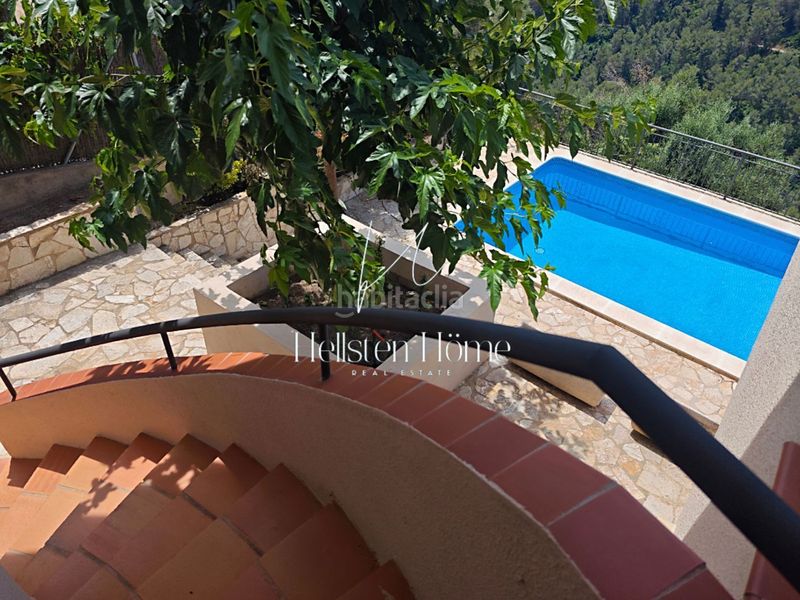 Foto 50ce4279-531e-4b0b-a150-a1b66c0f756e. Xalet amb piscina a Corbera de Llobregat