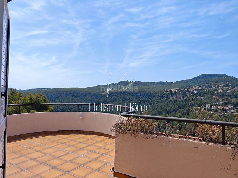 Foto a69b7000-67de-4139-a1ee-29653ef49cc9. Xalet amb piscina a Corbera de Llobregat