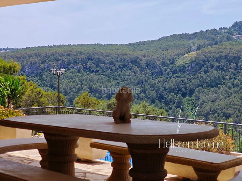 Foto a7d7d50d-0ae1-4fdd-8577-84873cca23b2. Xalet amb piscina a Corbera de Llobregat
