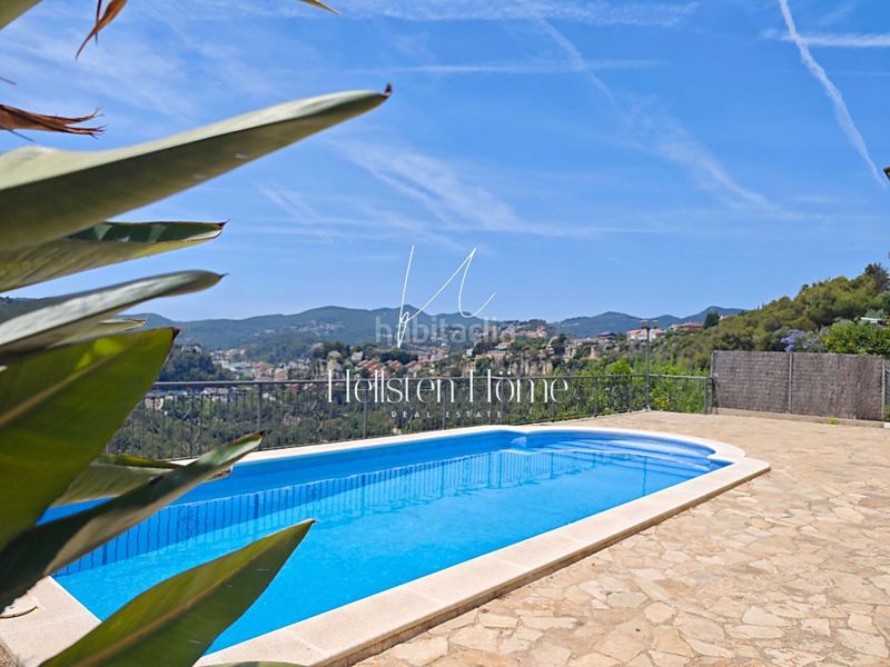 Foto c4e180d8-58c6-4388-901e-5c571ece3c3f. Xalet amb piscina a Corbera de Llobregat