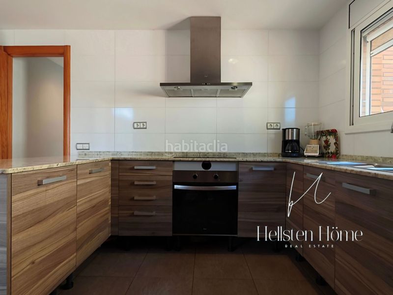Foto 7a1ef8e4-89d2-4645-9075-0203b2ff7554. Chalet en Corbera de Llobregat