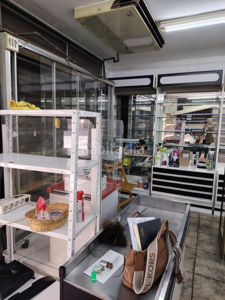 Foto 0ef8c084-f2bc-4f13-bc0f-acad182e9eb5. Lloguer local comercial a Cardenal Benlloch Mislata