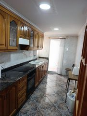 Pis a Centro Ciudad. Amplio y señorial piso en el mercado, manises  199.000