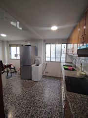 Affitto Appartamento in Cardenal Benlloch. Piso de alquiler en mislata cuidado