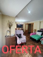 Flat in La Constitución-Canaleta. Piso luminoso para entrar a vivir