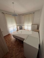 Lloguer Pis en F�gares. Piso 6 habitaciones zona ciencias