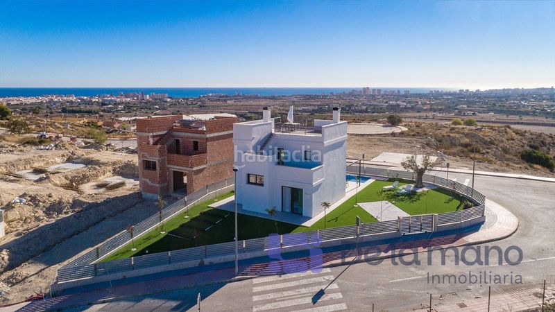 Foto 5ff14968-e9a0-4e00-be33-8bfe3f32ae2e. Xalet amb aparcament piscina a Bonalba-Cotoveta Mutxamel