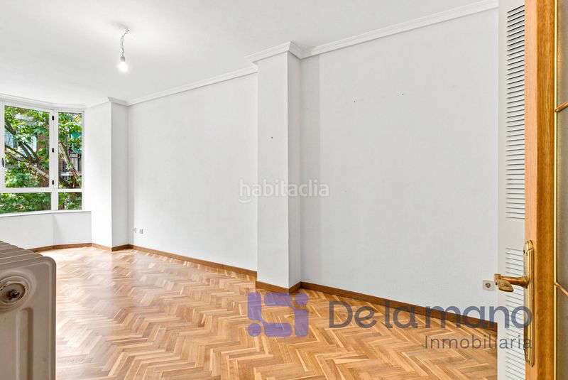 Foto df4a7f5d-1377-4299-bce7-44cb5c4a0456. Lloguer pis a calle de las peñuelas 17 a Acacias Madrid