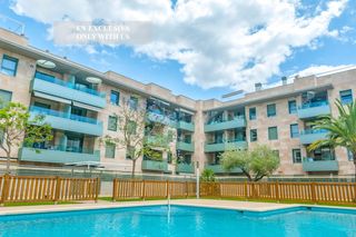 Rent Penthouse  Carrer d'andalusia. Exclusivo ático de 3 dormitorios con solárium privado y piscina