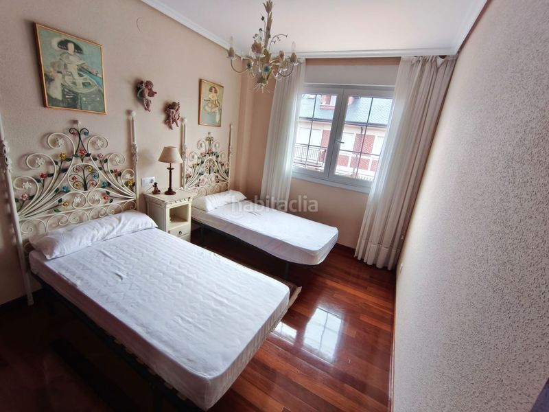 Foto 7065ffd9-a9a6-43ab-9d7a-15368cac1c25. Casa amb calefacció aparcament a El Puntal Laredo