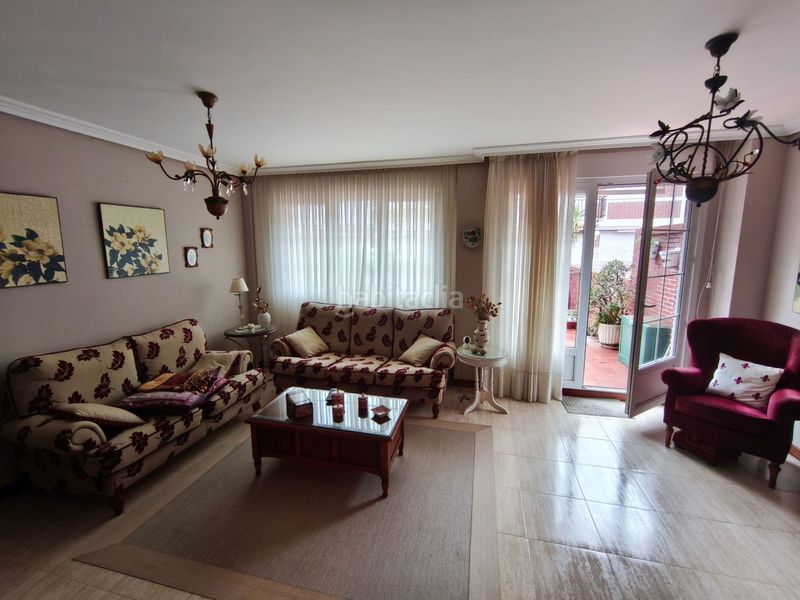 Foto 8ad27dbd-0e0b-4e80-9aa8-19706e7e32b8. Casa amb calefacció aparcament a El Puntal Laredo